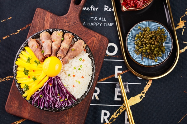食趣石代石锅饭加盟费多少钱？开店具有哪些优势？