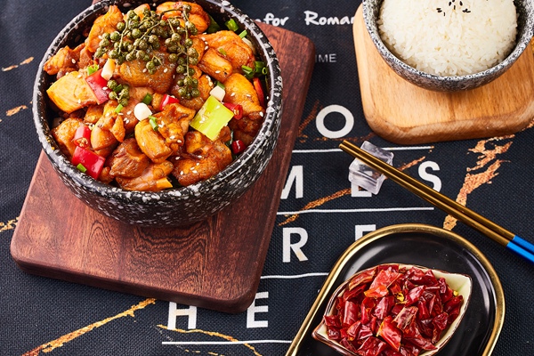食趣石代石锅拌饭利润怎么样？食趣石代石锅拌饭具有哪些优势？