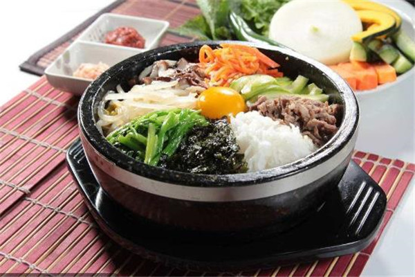 食趣石代石锅拌饭开在哪里合适？开店选址大揭秘！